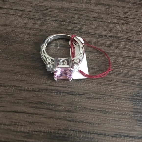Sterling Silver Ring with Pink stone - Picture 2 of 5